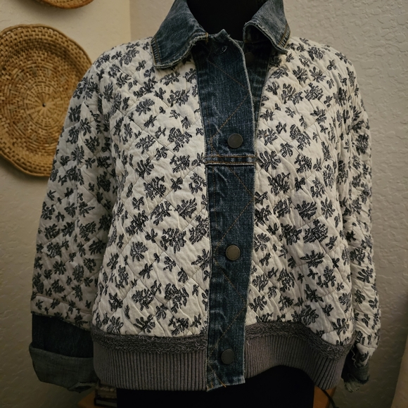 NWT Free People Ditsy Denim Jacket XS/S Rare - Picture 5 of 17